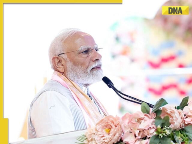 आंध्र प्रदेश के अनाकपल्ली में अग्नि दुर्घटना में पीएम मोदी की जानकारों की हानि, मृतक के परिवारों को 2 लाख रुपये पूर्व-ग्रेटिया की घोषणा की।
